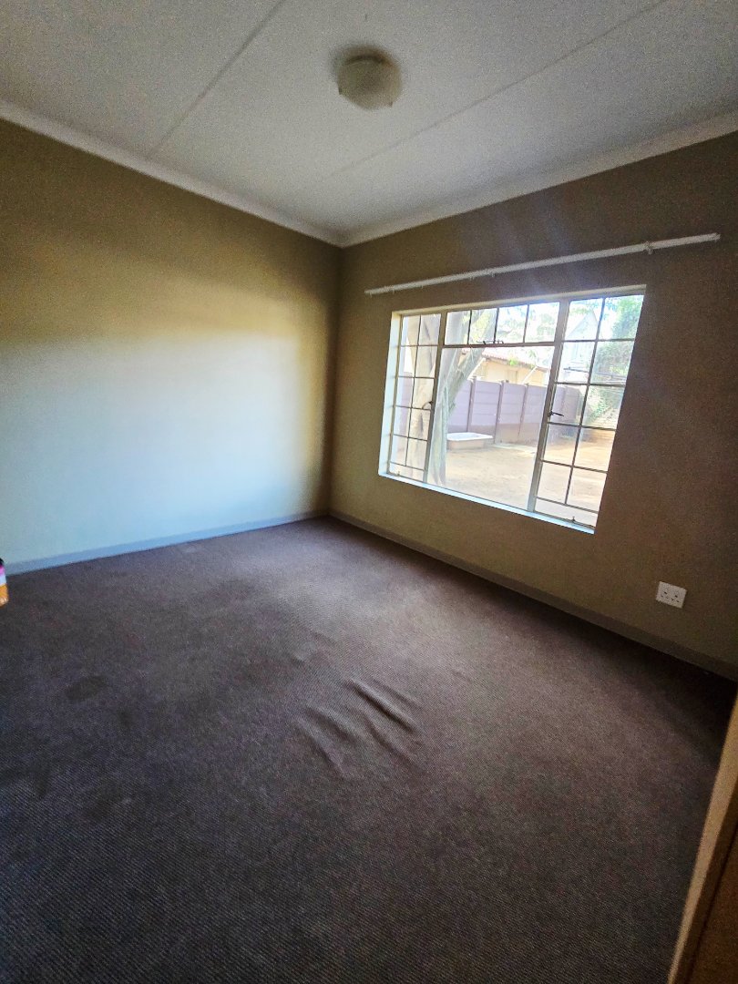 5 Bedroom Property for Sale in Flamwood North West